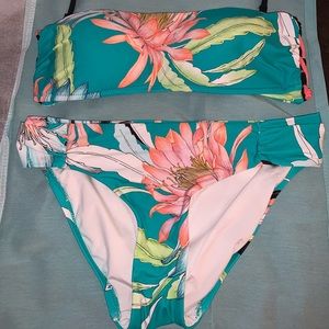 Trina Turk Bathing Suit 🔆🏝💕